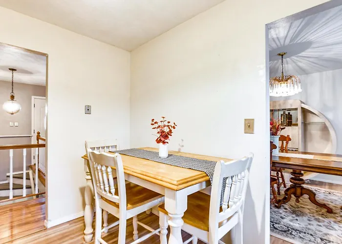 12 Mi To Dtwn St Louis: Family W/ Fireplaces! Belleville