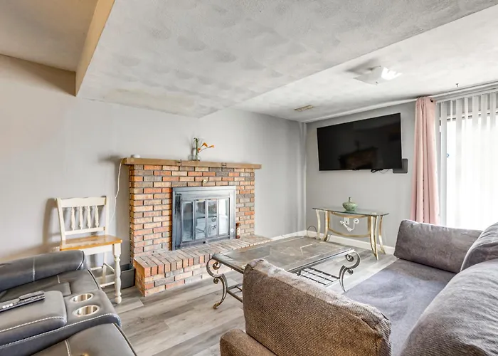 12 Mi To Dtwn St Louis: Family W/ Fireplaces! *