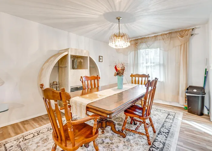 12 Mi To Dtwn St Louis: Family W/ Fireplaces!