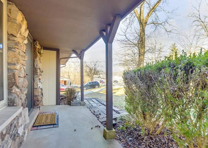12 Mi To Dtwn St Louis: Family W/ Fireplaces! Belleville