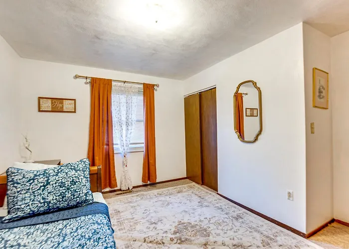 12 Mi To Dtwn St Louis: Family W/ Fireplaces! Holiday home *