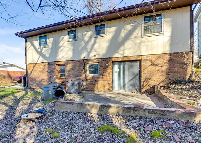 12 Mi To Dtwn St Louis: Family W/ Fireplaces! Holiday home